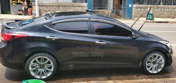 Hyundai Avante 2015 Black