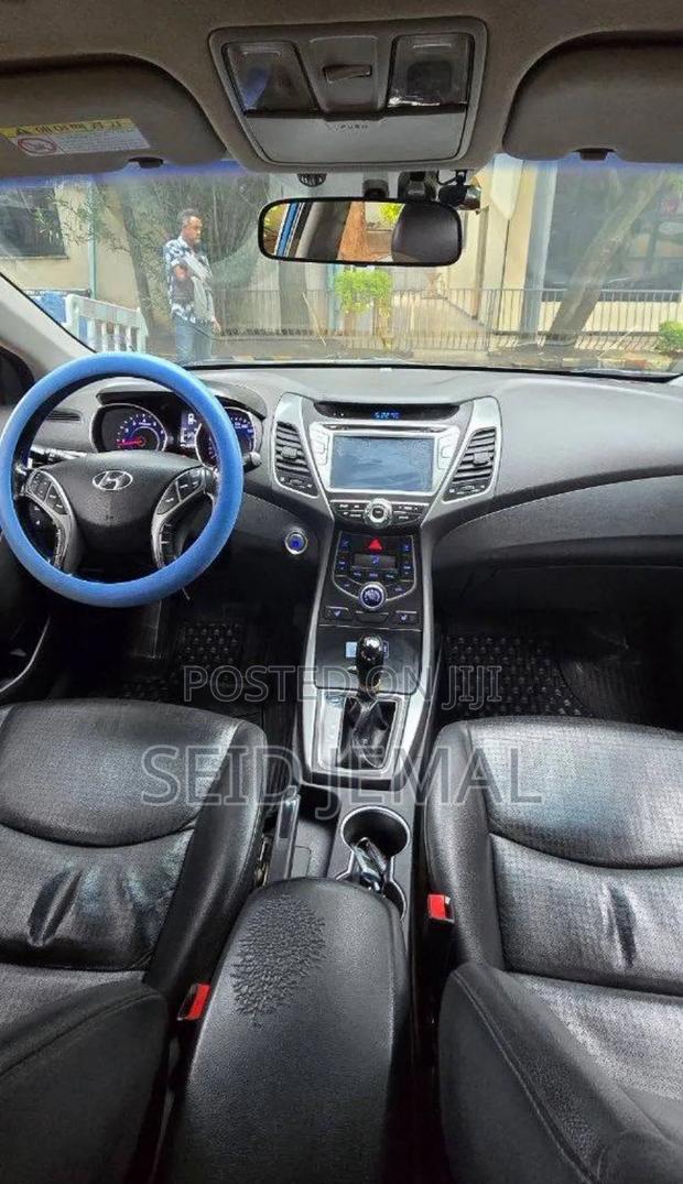 Hyundai Avante 2014 Blue