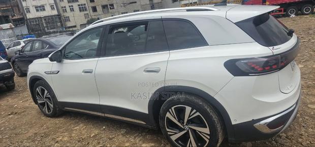 Volkswagen ID.6 2023 White