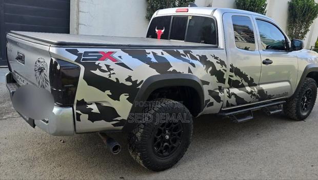 Toyota Tacoma 2020 Silver