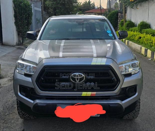Toyota Tacoma 2020 Silver