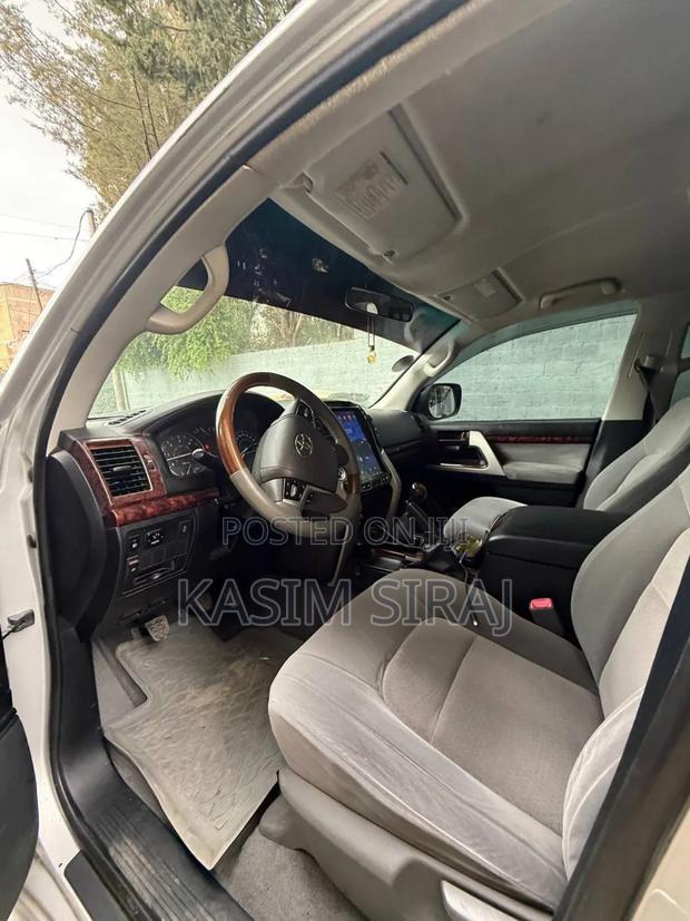 Toyota Land Cruiser 100 4.2 2008 Silver