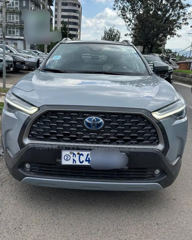 Toyota Corolla Cross Hybrid 2024 Green