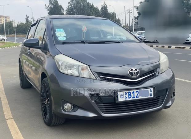 Toyota Yaris 2014 Gray