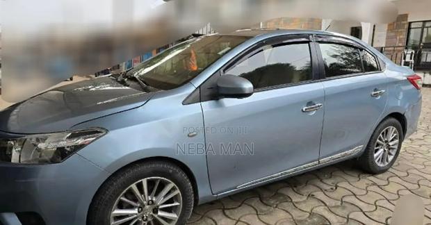 Toyota Yaris 2015 Blue