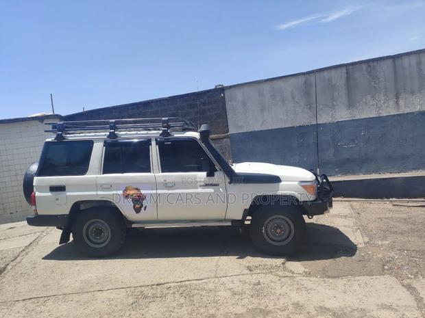 Toyota Land Cruiser 2018 White