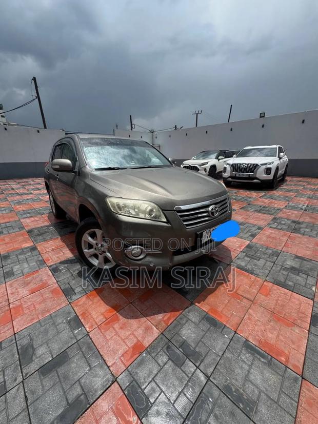 Toyota RAV4 2.5 2012 Brown