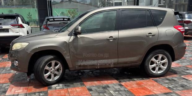 Toyota RAV4 2.5 2012 Brown