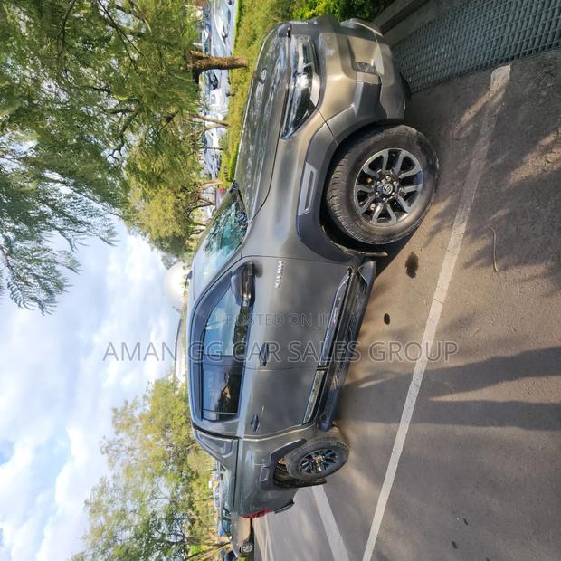 Toyota Hilux 2022 Gold