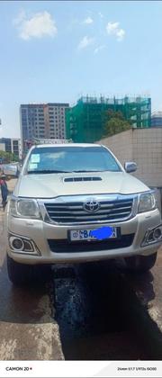 Toyota Hilux 2013 Gray for sale
