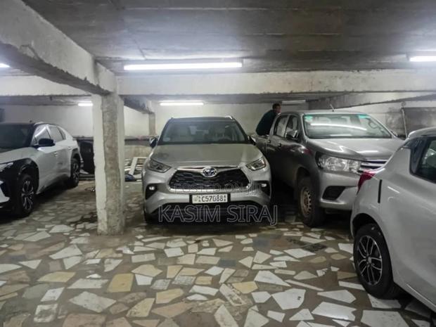Toyota Highlander Hybrid 2024 Silver
