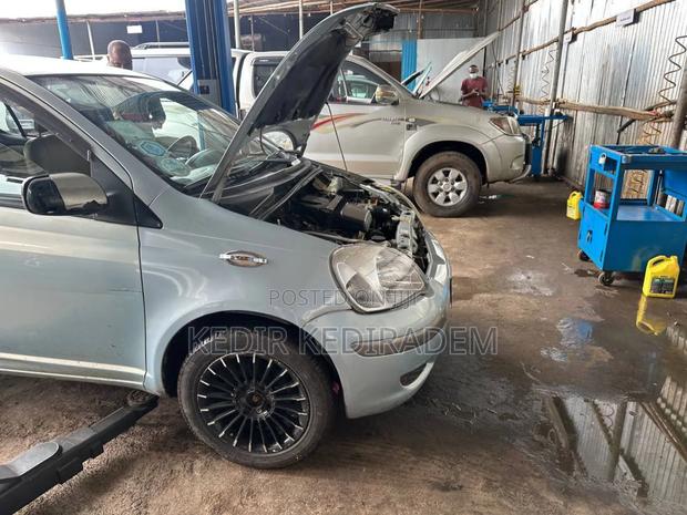 Toyota Vitz 1.0 FWD 3dr 2004 Blue