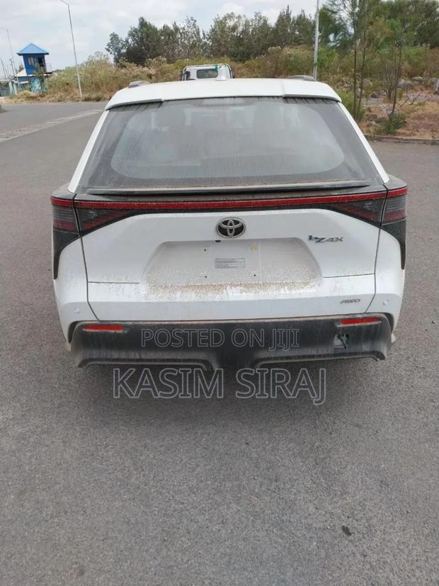 New Toyota bZ4X 71.4 kWh AWD 2023 White
