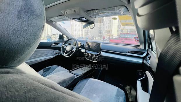 Volkswagen ID.6 Crozz 66 kWh RWD 2022 White