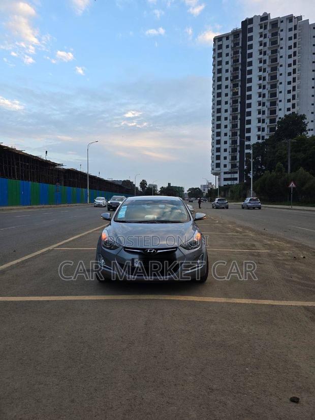 Hyundai Avante 2015 Gray