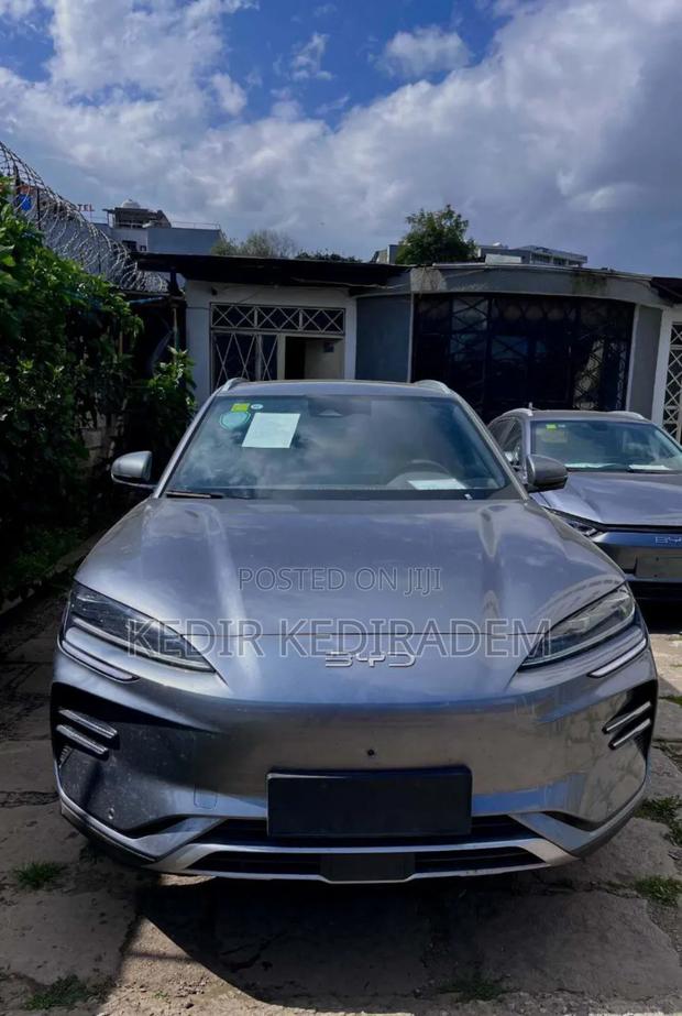 New BYD Song Plus 2025 Gray