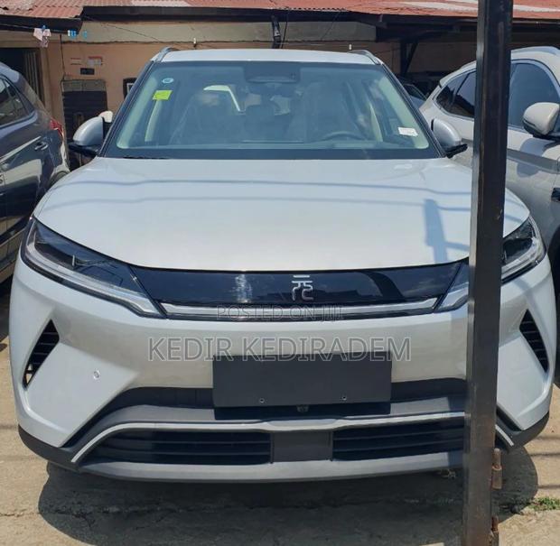 BYD Yuan Up 2025 Silver