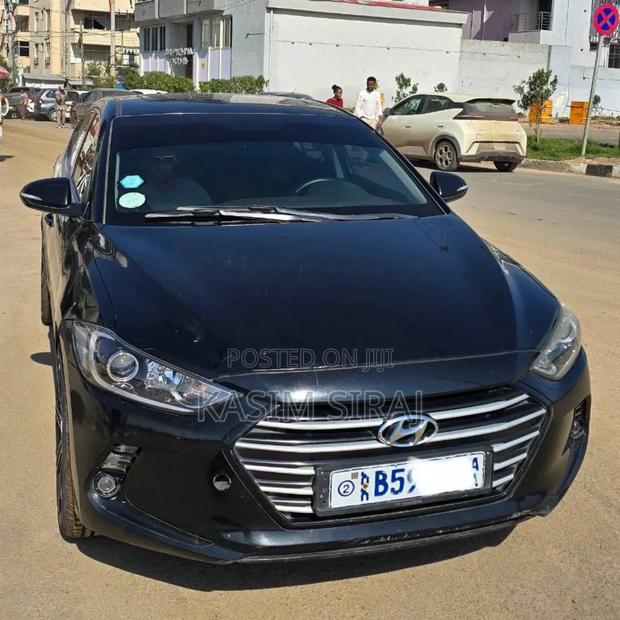 Hyundai Avante 2017 Black