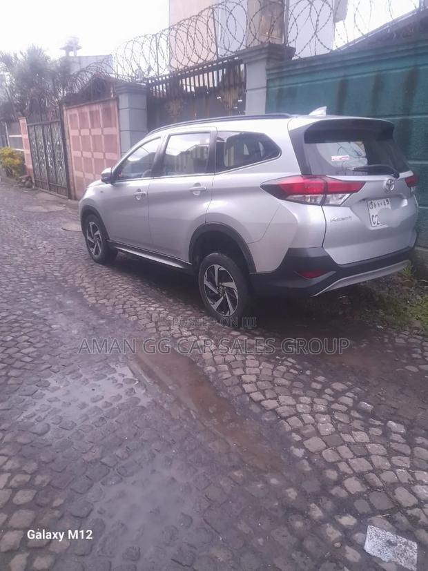 Toyota Rush 2022 Silver