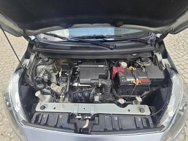 Mitsubishi Attrage 2021 Silver
