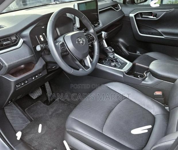 Toyota RAV4 Hybrid 2023 Gray