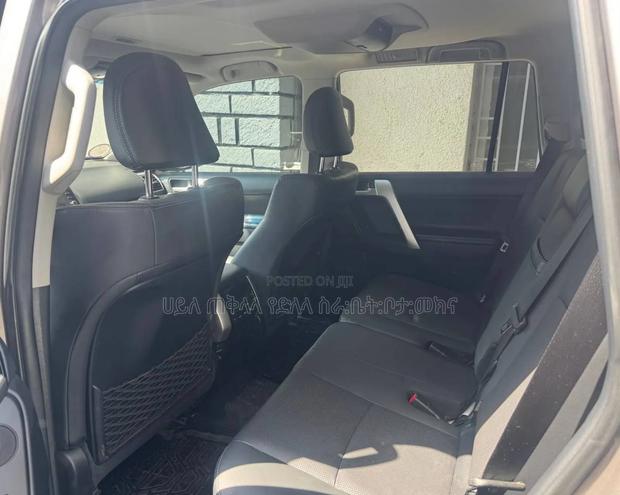 Toyota Land Cruiser Prado 2023 Gold