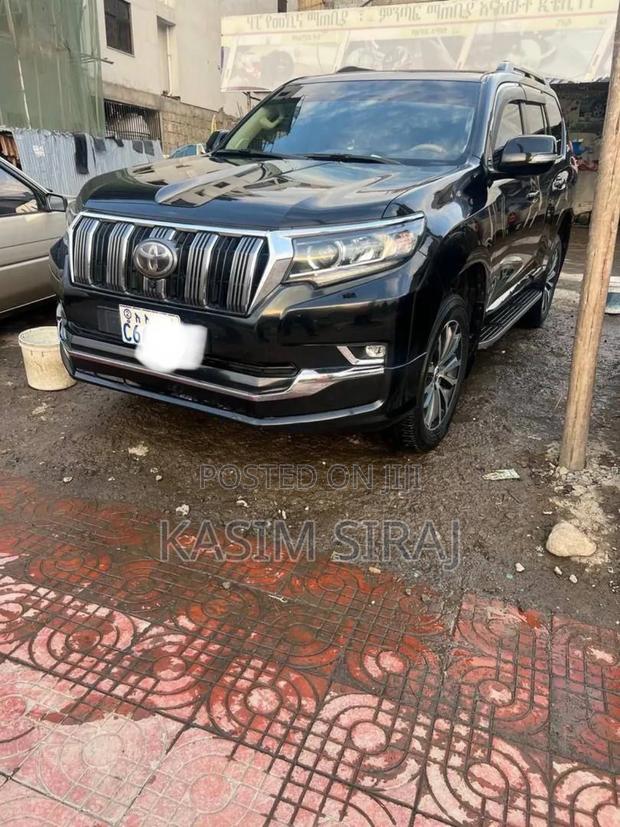 Toyota Land Cruiser Prado 2.8 2022 Black