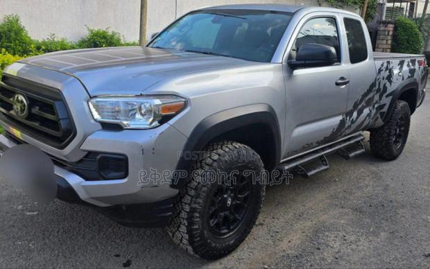 Toyota Tacoma 2020 Silver