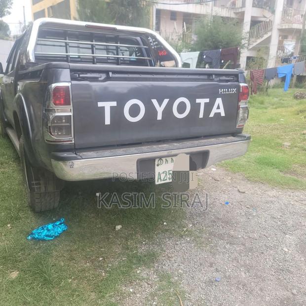 Toyota Hilux 3.0 D-4D 4x4 2015 Gray