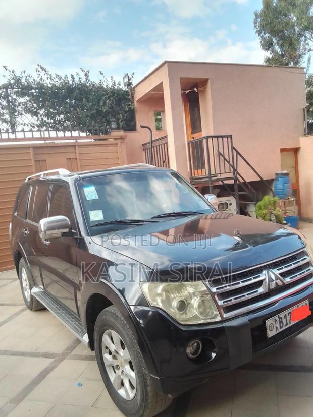 Mitsubishi Pajero 3.0 2010 Black