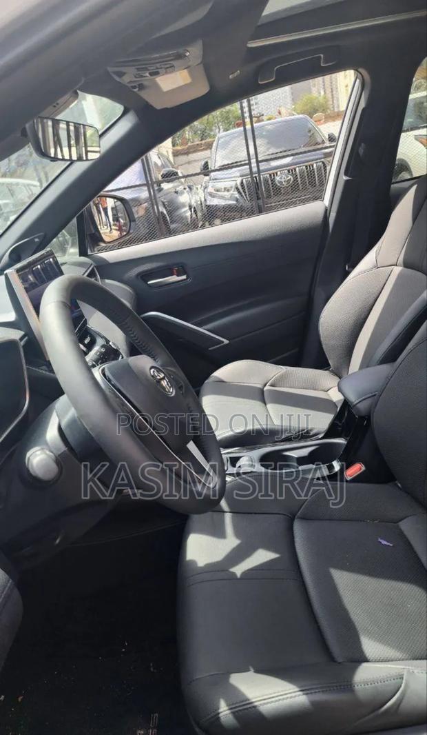 Toyota Corolla Cross Hybrid 2024 Blue