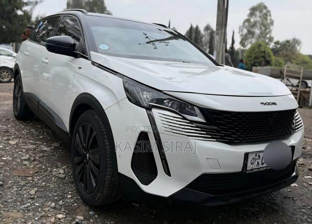 Peugeot 5008 2022 White