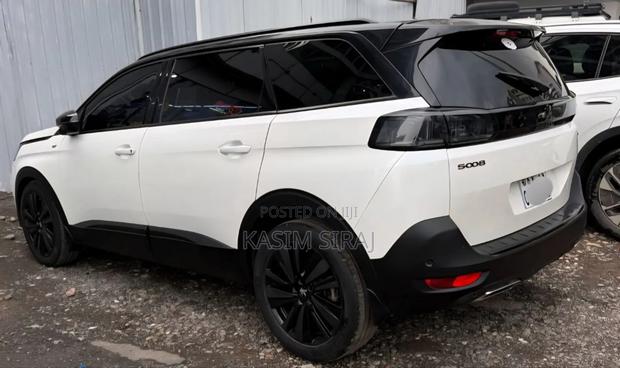 Peugeot 5008 2022 White