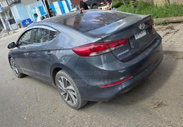 Hyundai Avante 2017 Gray