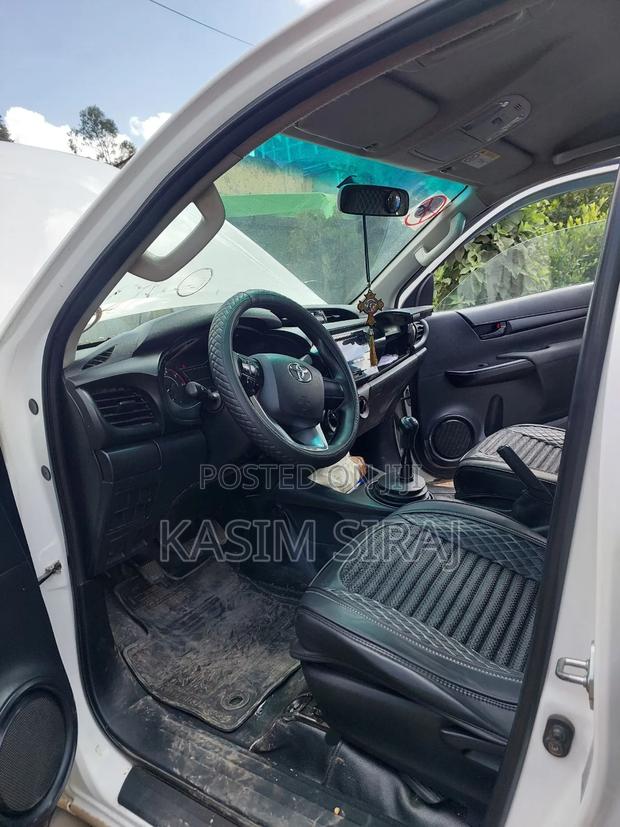 Toyota Hilux Revo Double Cab Deisel 2.4 AWD 2016 White