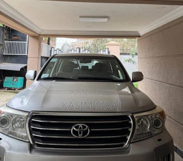 Toyota Land Cruiser 4.5 V8 GX-R 2013 Silver