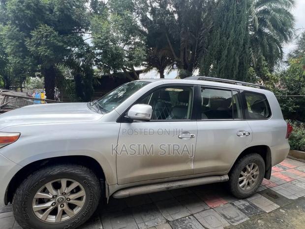 Toyota Land Cruiser 4.5 V8 GX-R 2013 Silver