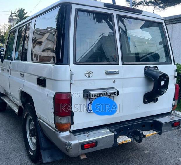Toyota Land Cruiser 4.5 V8 GX-R 2014 White