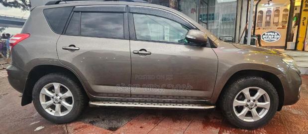 Toyota RAV4 2012 Gray