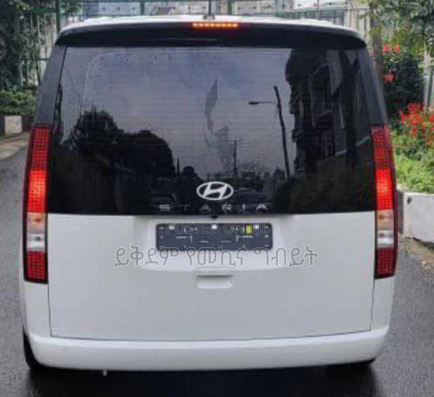 New Hyundai Staria 2025 White
