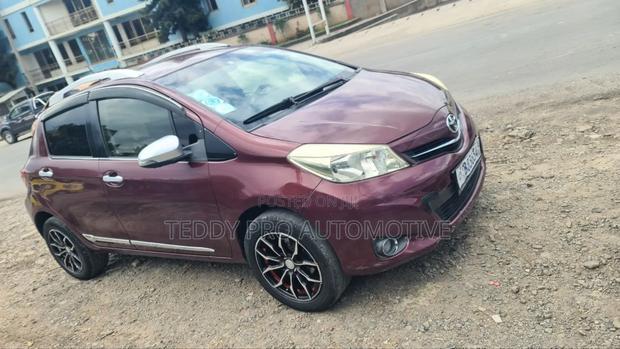 Toyota Yaris 2012 Burgundy