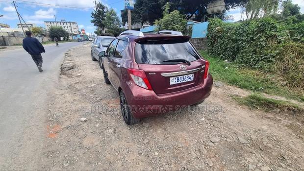 Toyota Yaris 2012 Burgundy