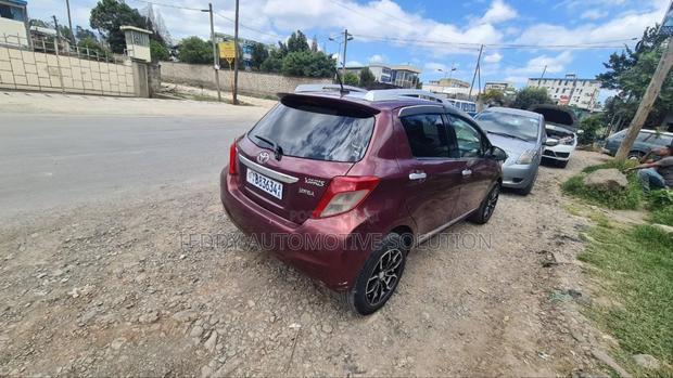 Toyota Yaris 2012 Burgundy