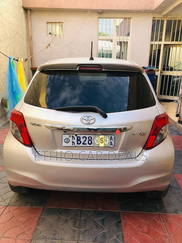 Toyota Yaris 2011 Silver