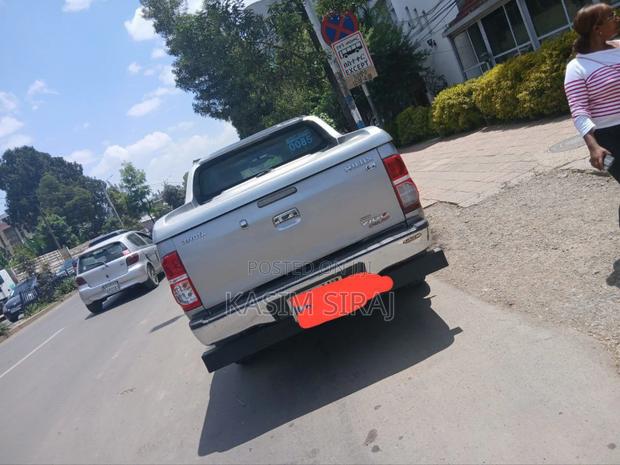 Toyota Hilux 3.0 D-4D 4x4 2015 White
