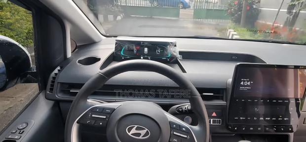 Hyundai Staria 2025 White