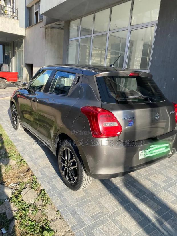 Suzuki Swift 2022 Gray