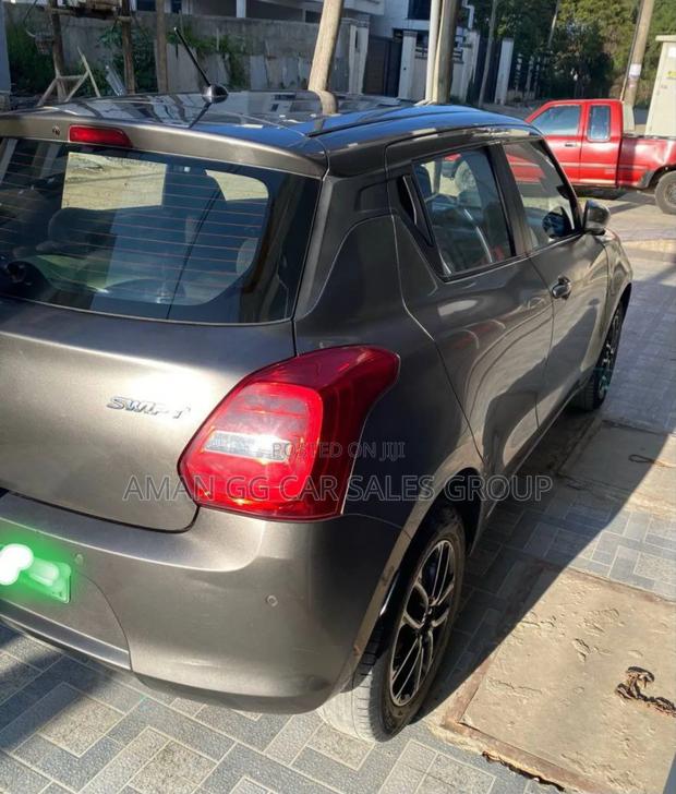 Suzuki Swift 2022 Gray
