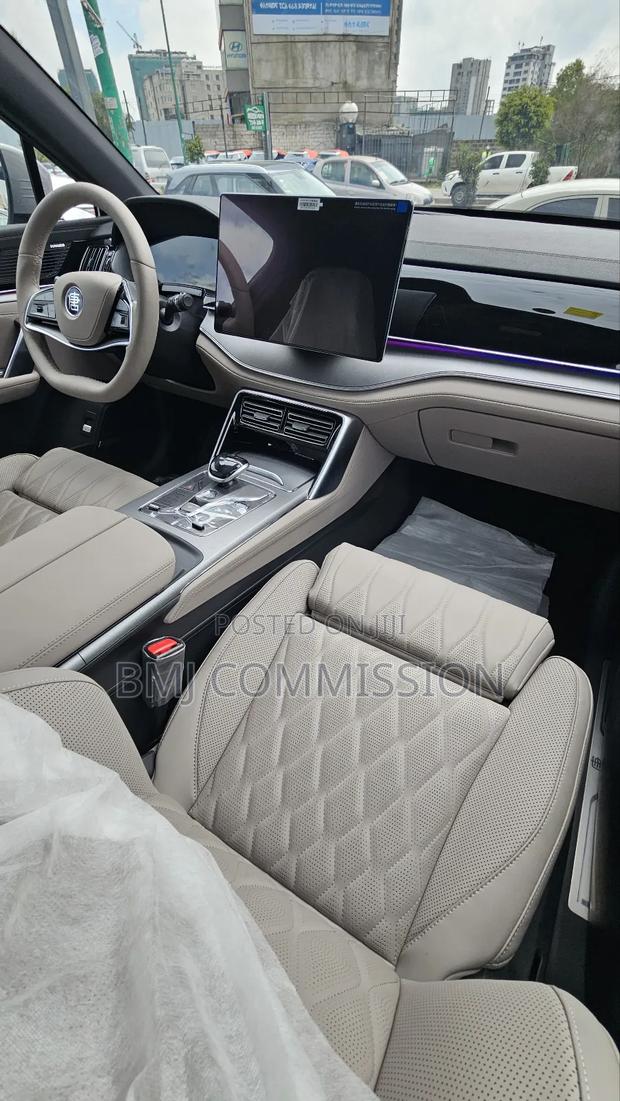 New BYD Tang DM-i 2025 Silver