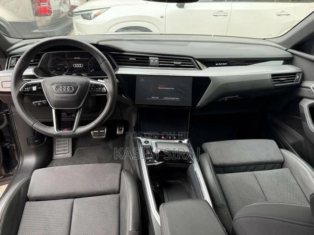 New Audi Q8 e-tron Premium quattro 2025 Gray